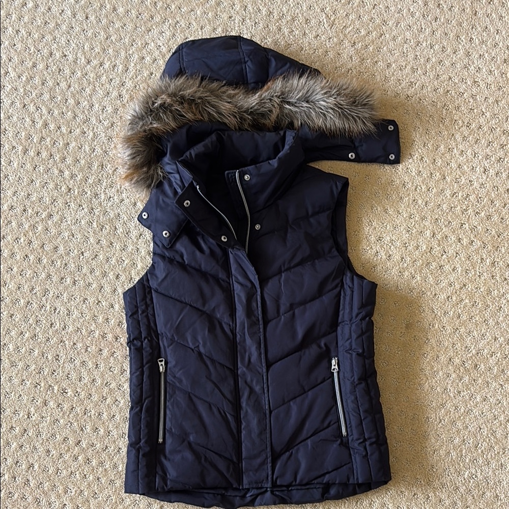 Navy Puffer Vest with detachable hood